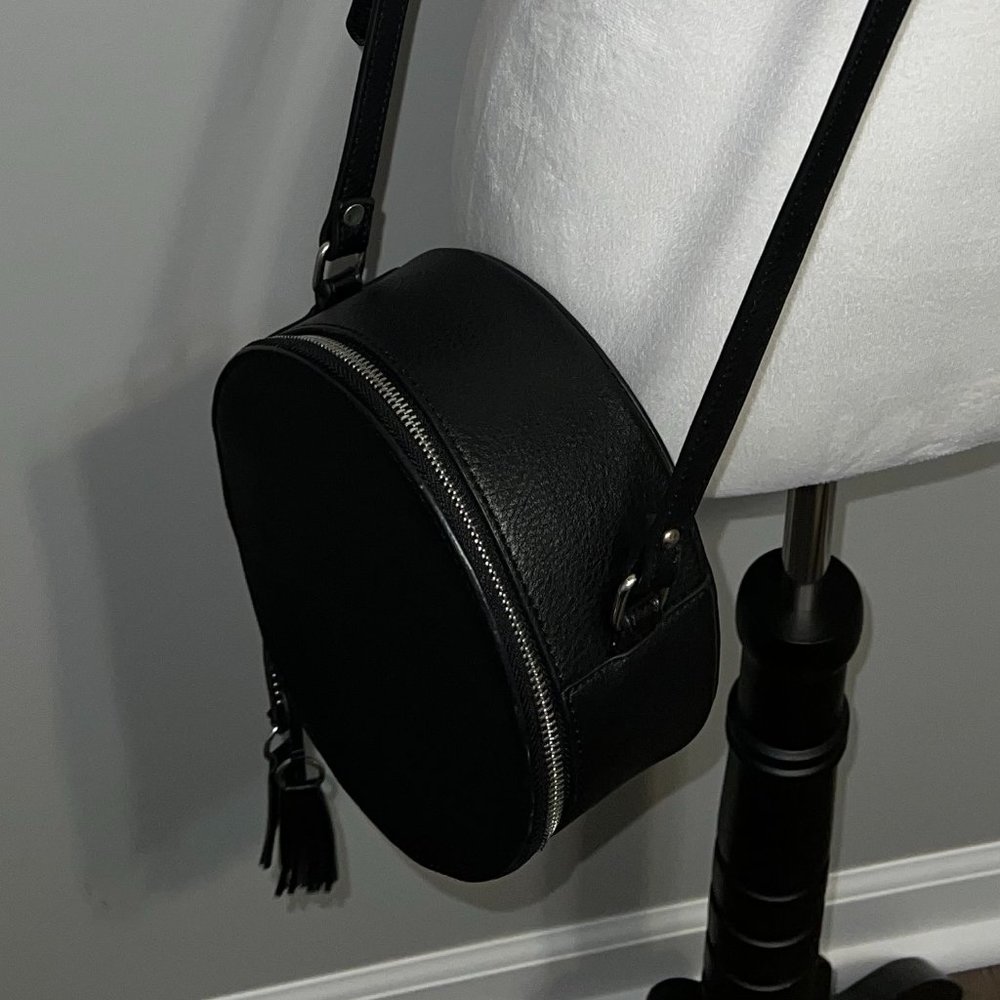 Seven Hills Circular Crossbody Bag in Black